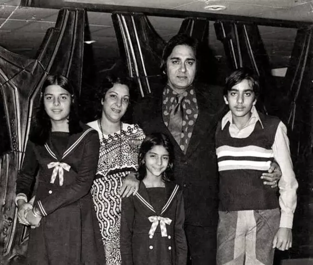 Sanjay Dutt's Daughter Trishala Dutt Posts Throwback 'Priceless' Photograph With 'Dadaji' Sunil Dutt
