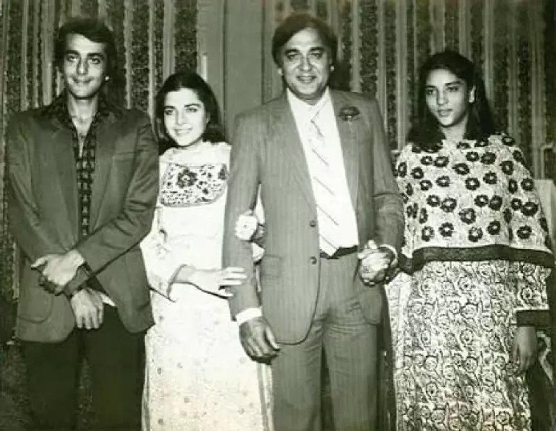 Sanjay Dutt's Daughter Trishala Dutt Posts Throwback 'Priceless' Photograph  With 'Dadaji' Sunil Dutt