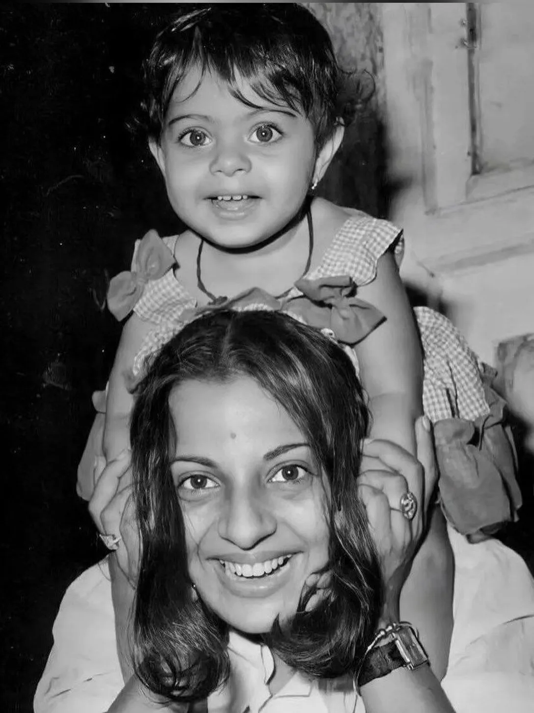 Kajol shares heartwarming throwback photo with mother Tanuja on Teachers'  Day - India Today