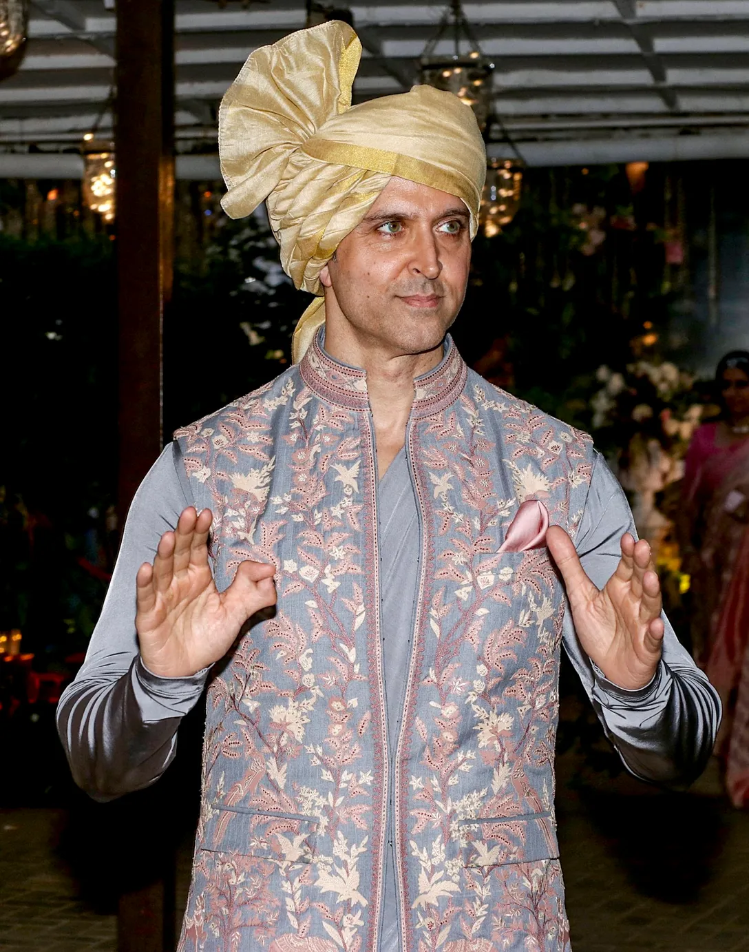 Hrithik Roshan Joins Roshan Family for Cousin Eshaan's Wedding | Hrithik  Roshan Attends Eshaan Roshan's Wedding With Sons | Roshan Family Comes  Together for Eshaan Roshan's Wedding | Hrithik Roshan Keeps It