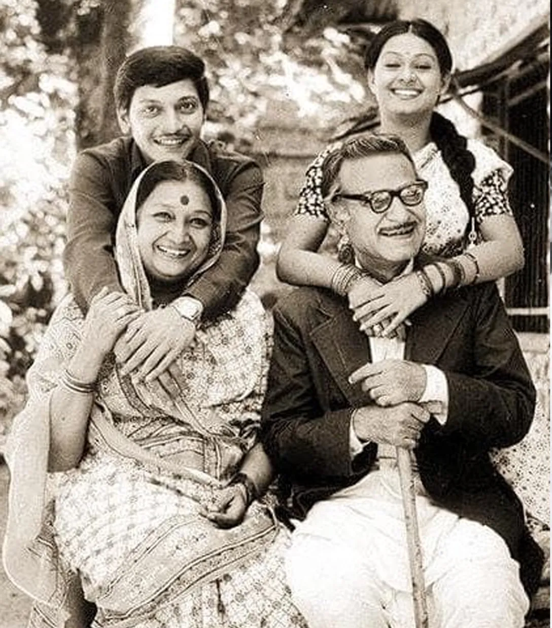 Dina Pathak family