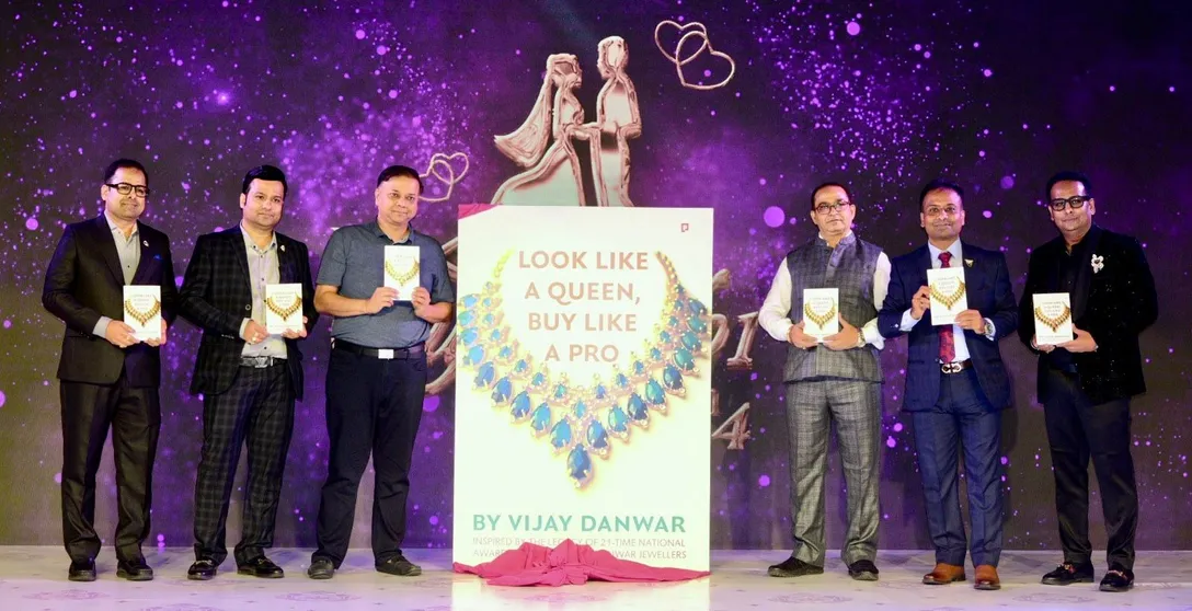 The launch of the book “Look Like a Queen, Buy Like a Pro” by Vijay Danwar, unveiled by MLA Vivek Gupta (Jorasanko)