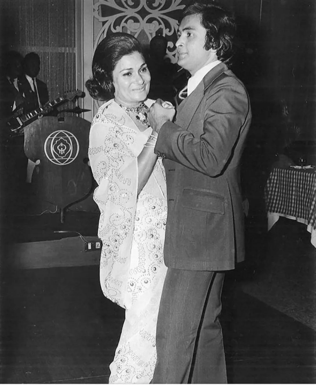 RishiKapoor with his mother