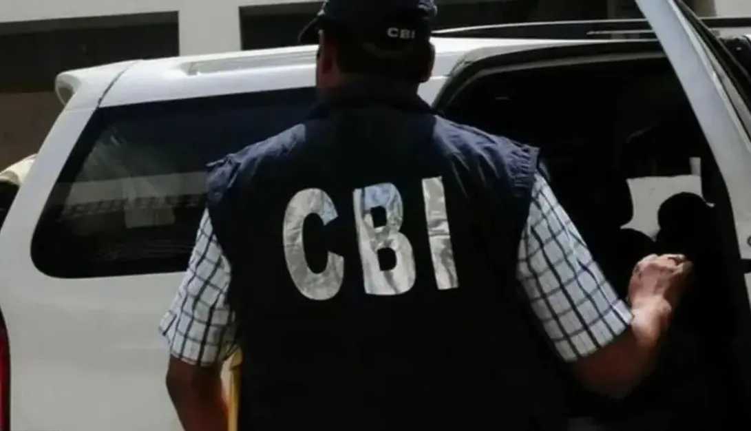 Cbi Arrest Irs Officer:25 लाख की रिश्वत लेते आयकर का अतिरिक्त महानिदेशक  गिरफ्तार, मोहाली में हुई कार्रवाई - Cbi Arrest Irs Officer Updates Bribery  Case Amit Kumar Singal Rs 25 Lakh Associate
