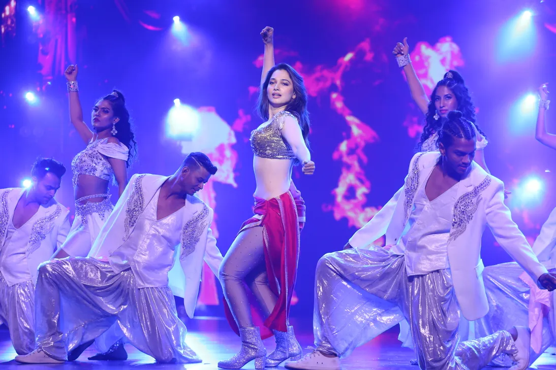 Tamannaah Bhatia’s Dance Tribute at Zee Cine Awards 2025 