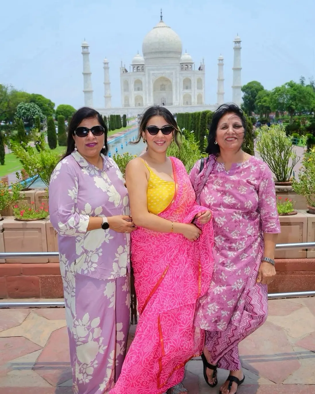 Bigg Boss 18 Fame Yamini Malhotra Visits Taj Mahal (4)