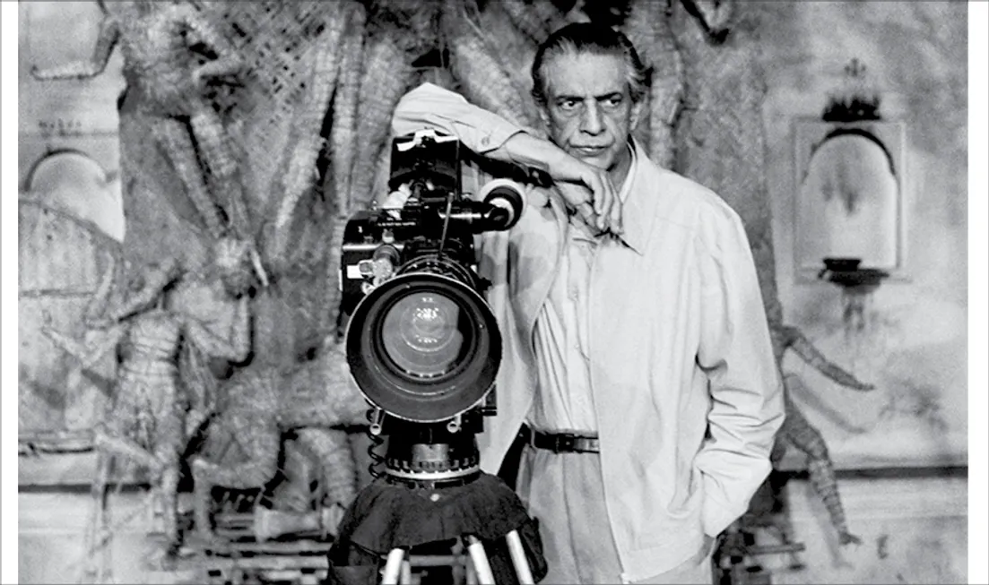 Satyajit Ray's 'photo biographer', Nemai Ghosh remembers his mentor and  muse - The Sunday Guardian Live