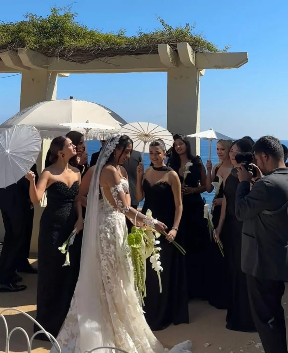 alia Bhatt at her friend's wedding