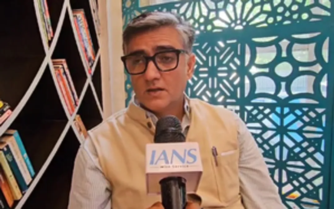 बुलडोजर कार्रवाई पर सुप्रीम कोर्ट के फैसले पर अमीक जामेई ने दी प्रतिक्रिया, सीएम योगी पर कसा तंज