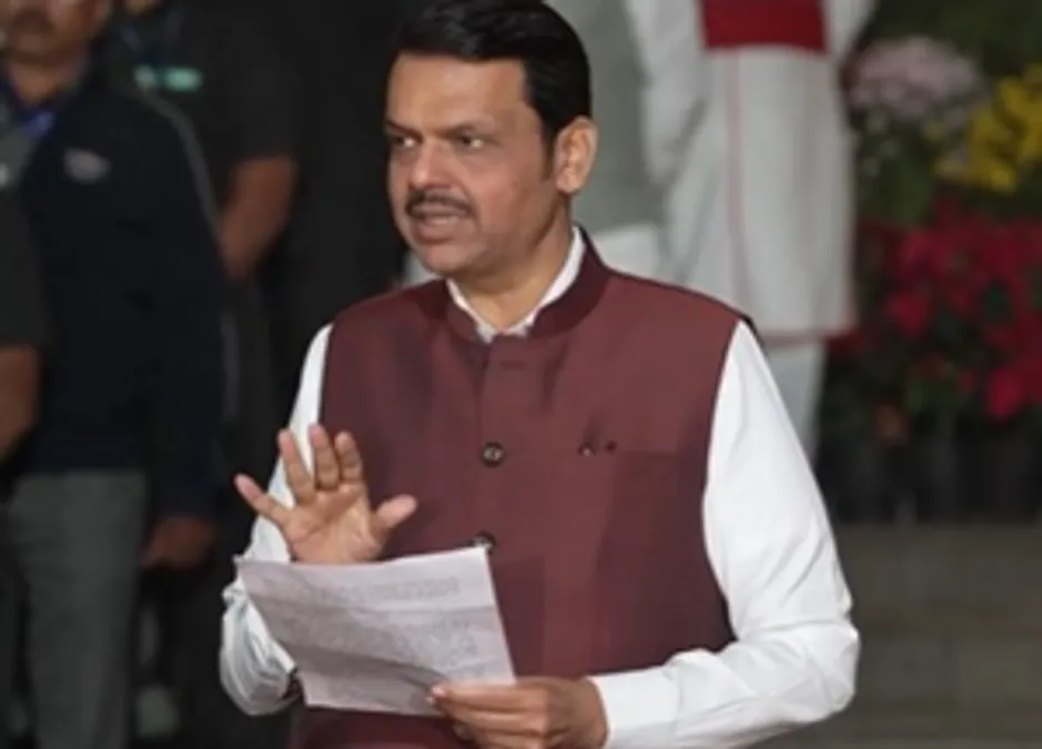 नासिक मुंबई हाईवे फ्लाईओवर पर भीषण हादसे में 6 की मौत, सीएम फडणवीस ने जताया दुख