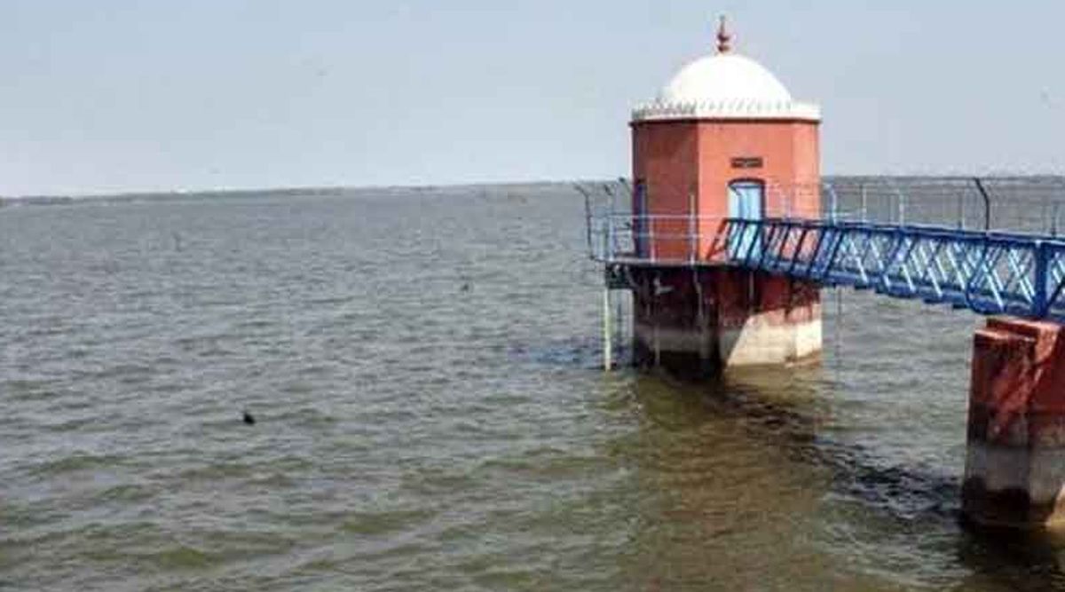 சடையங்குப்பம்— தண்ணீரில் முழுவதுமாகமூழ்கியதரைப்பாலம்….