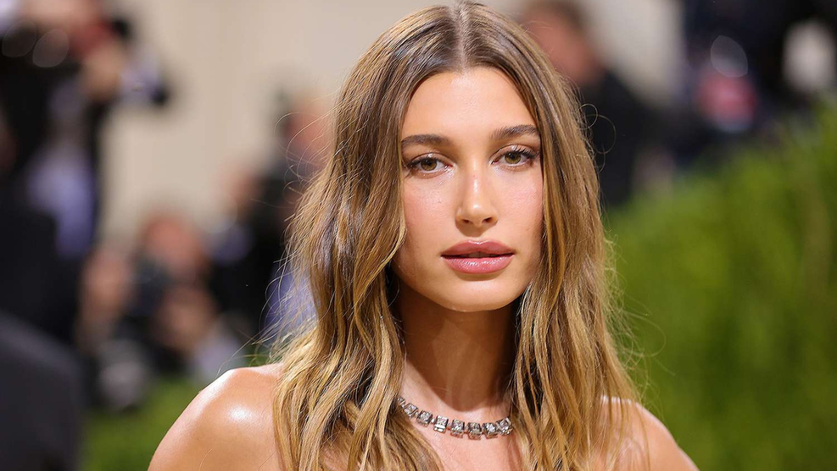 Hailey Bieber Shares Her Secrets For Achieving the 'Perfect' Summer Makeup