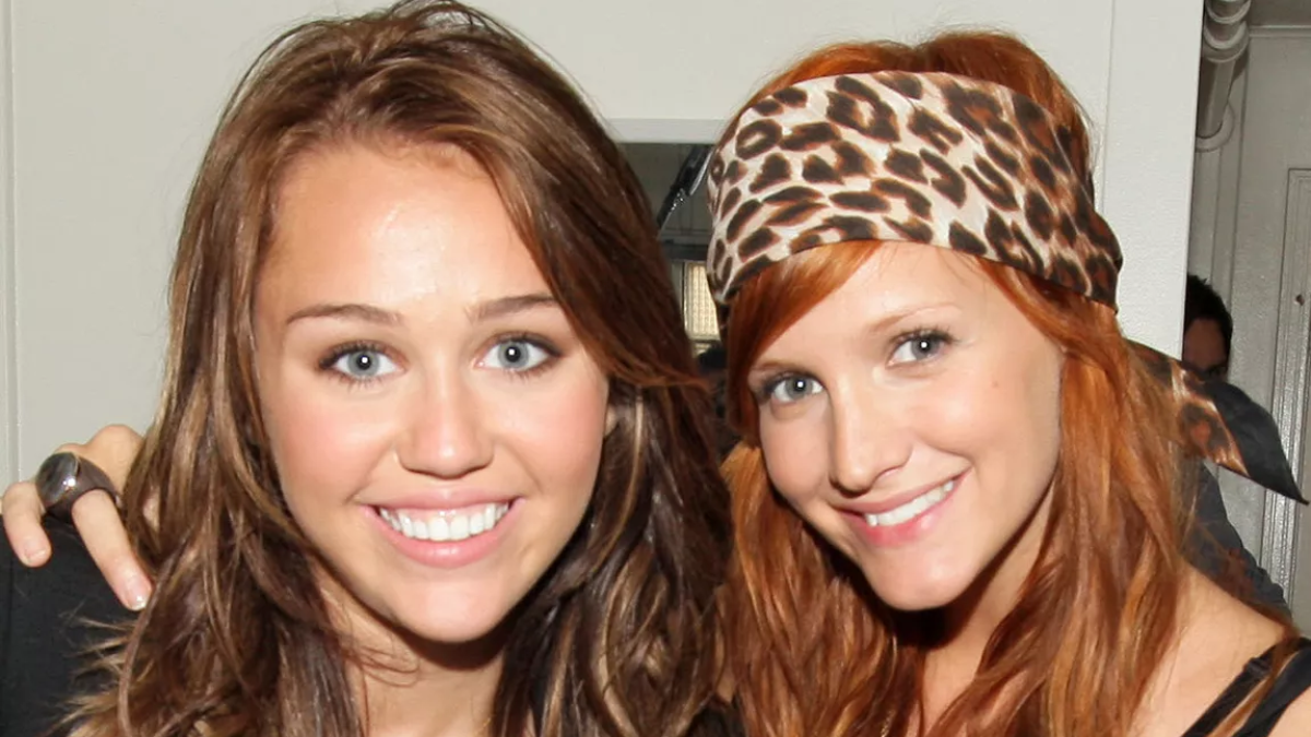 Ashlee Simpson Discovered That Miley Cyrus Covered Her Song in 2009