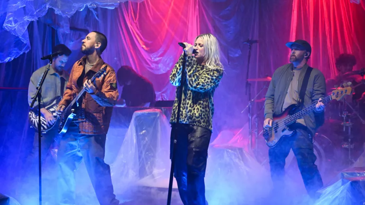 Linkin Park Debuts New Singer Emily Armstrong With 'The Emptiness(01)