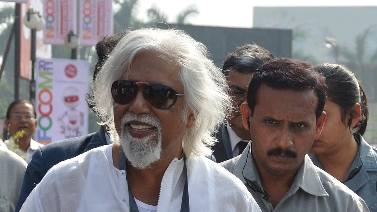 PM Modi greets media baron Aveek Sarkar on birthday, lauds his contribution