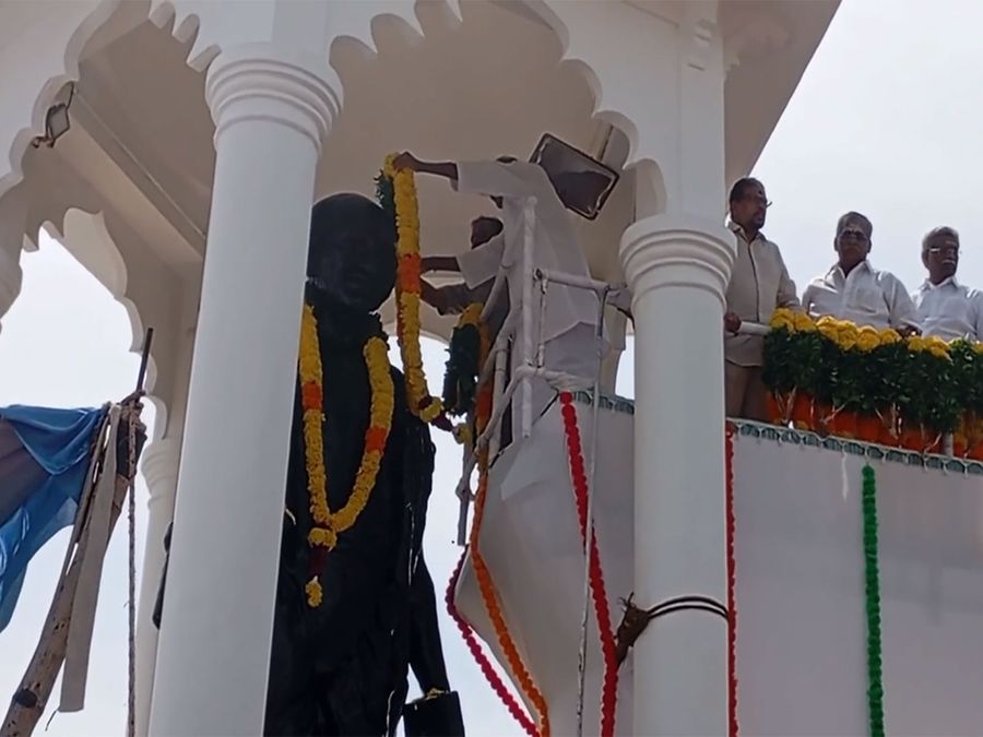 Puducherry Lt Governor, CM pay tribute to Mahatma Gandhi on his 156th birth anniversary
