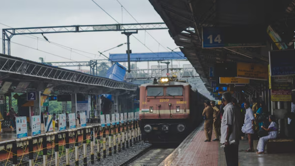 No photo-video: अब स्टेशनों के फोटो-वीडियो बनाने पर रोक, रेलवे ने लिया बड़ा फैसला
