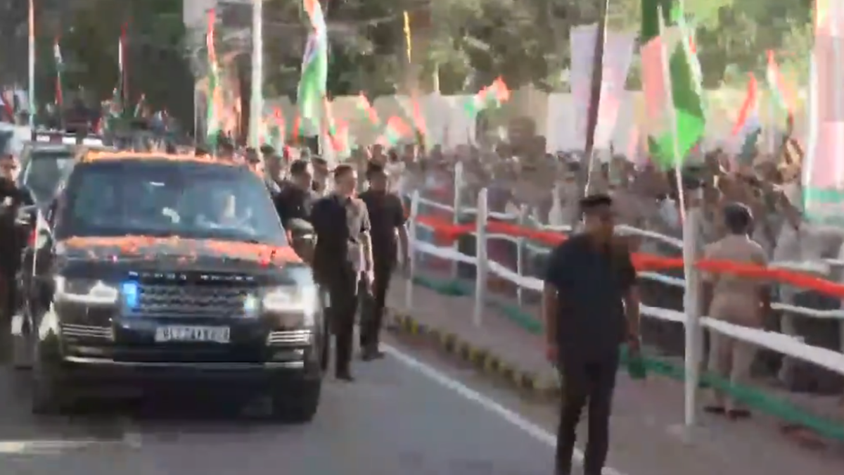 Pm modi patna visit: पटना के टर्मिनल-1 का उद्घाटन और बिहटा एयरपोर्ट का शिलान्यास, पीएम मोदी के रोड शो में उमड़ी भारी भीड़