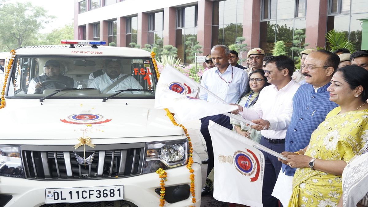 दिल्ली को मिली मोबाइल फॉरेंसिक साइंस लैब वैन, अब अपराध जांच में आएगी तेजी