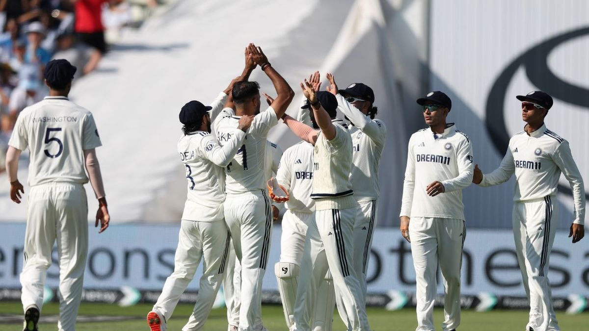 Sport : IND vs ENG: बर्मिंघम टेस्ट में भारत का दबदबा, पहली पारी में टीम इंडिया ने बनाया 587 रन, इंग्लैंड ने 25 पर गंवाया 3 विकेट #INA