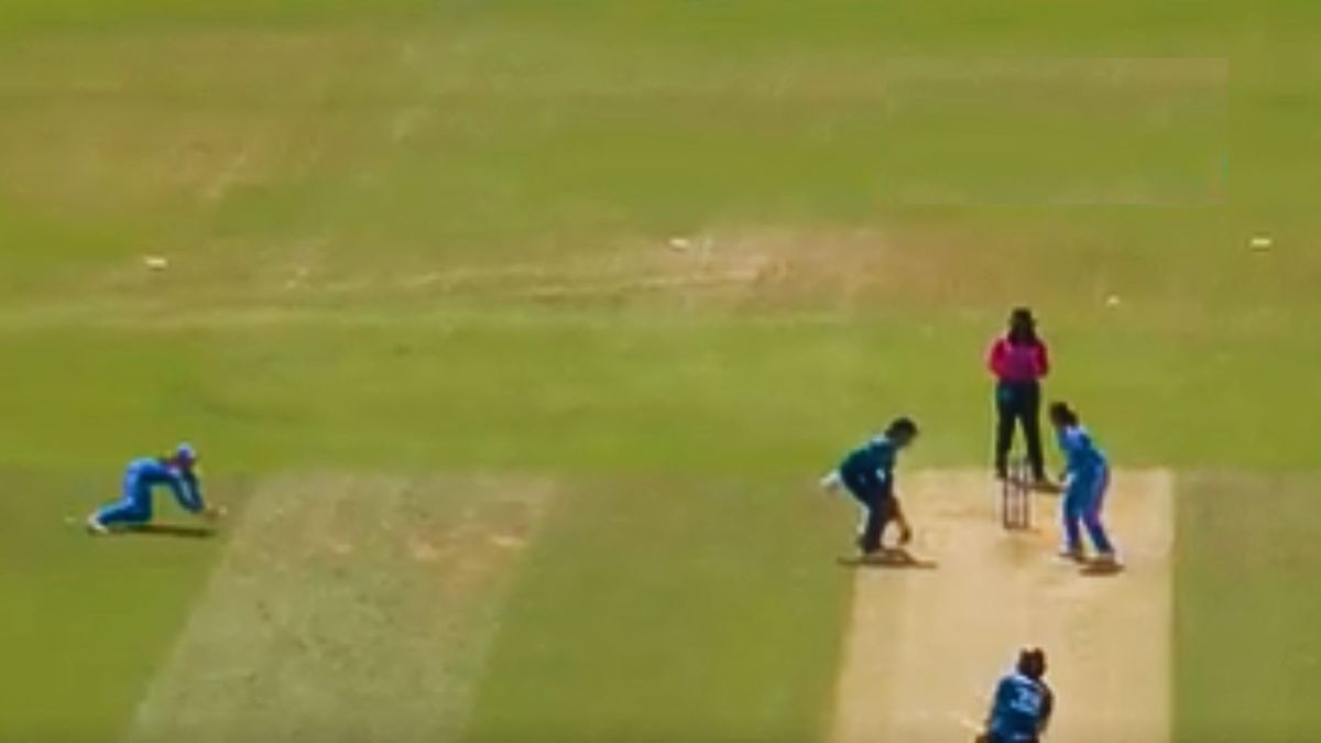 Sport : पलक झपकते ही जेमिमा ने लपका ऐसा कैच, वीडियो देखते ही देखते सोशल मीडिया पर हुआ वायरल #INA