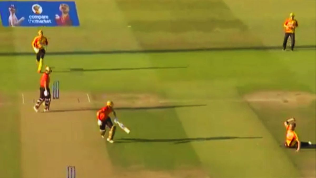 Sport : ऐसा Run Out शायद ही देखा होगा, जमीन पर गिर गया था बॉलर, फिर भी एक हाथ से विकेटों पर मारी गेंद, वायरल हुआ वीडियो #INA