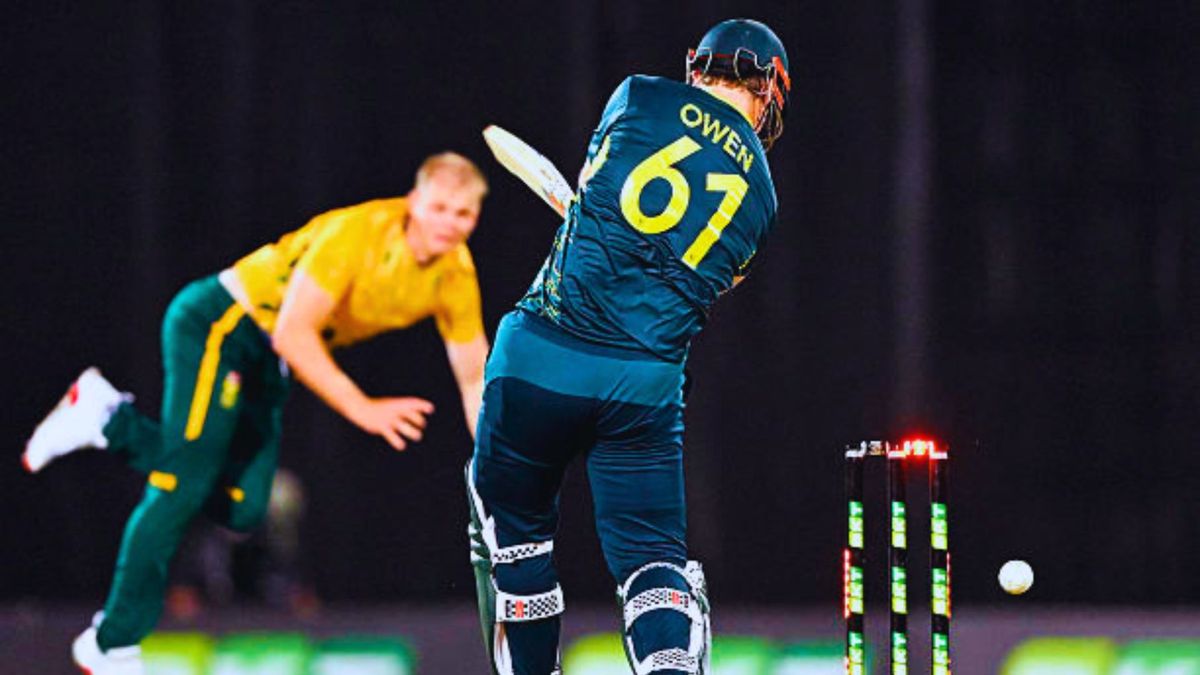 Sport : AUS vs SA: ये कैसे हो सकता है? विकेटों पर लगी गेंद, लाइट जली, फिर भी बल्लेबाज नॉट आउट, वायरल हुआ वीडियो #INA