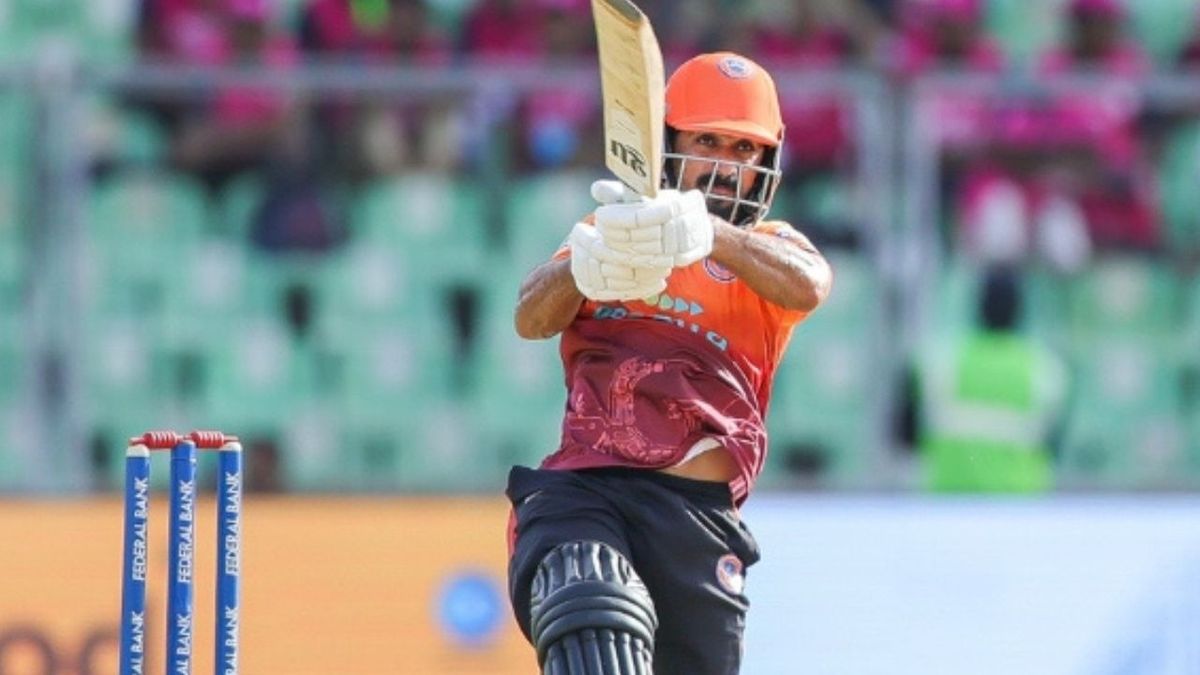 Sport : 1 ओवर में 40 और 2 में 71 रन, इस भारतीय खिलाड़ी ने 12 गेंदों पर जड़े 11 छक्के, लीग में बल्ले से मचाई तबाही, वीडियो वायरल #INA