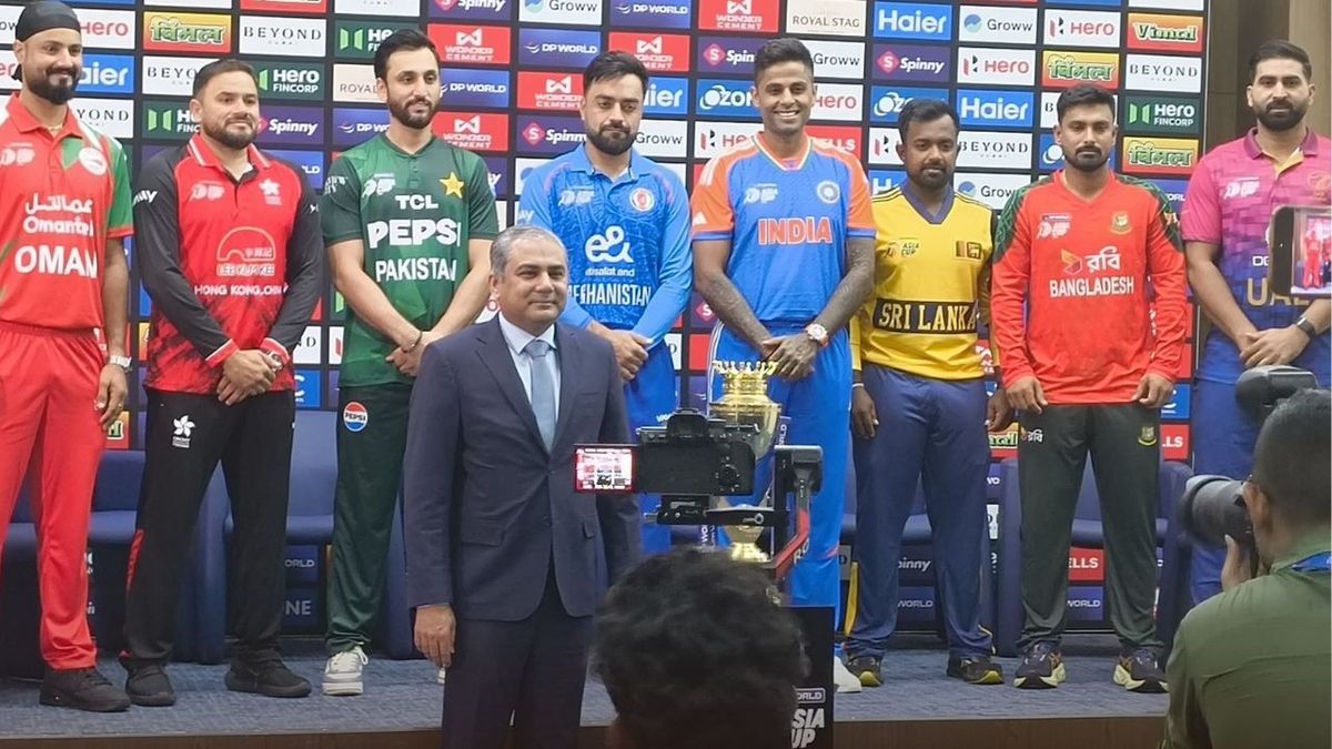 Sport : पाकिस्तानी कप्तान करने लगे सूर्यकुमार यादव को कॉपी, एशिया कप से पहले उड़वा लिया अपना मजाक #INA