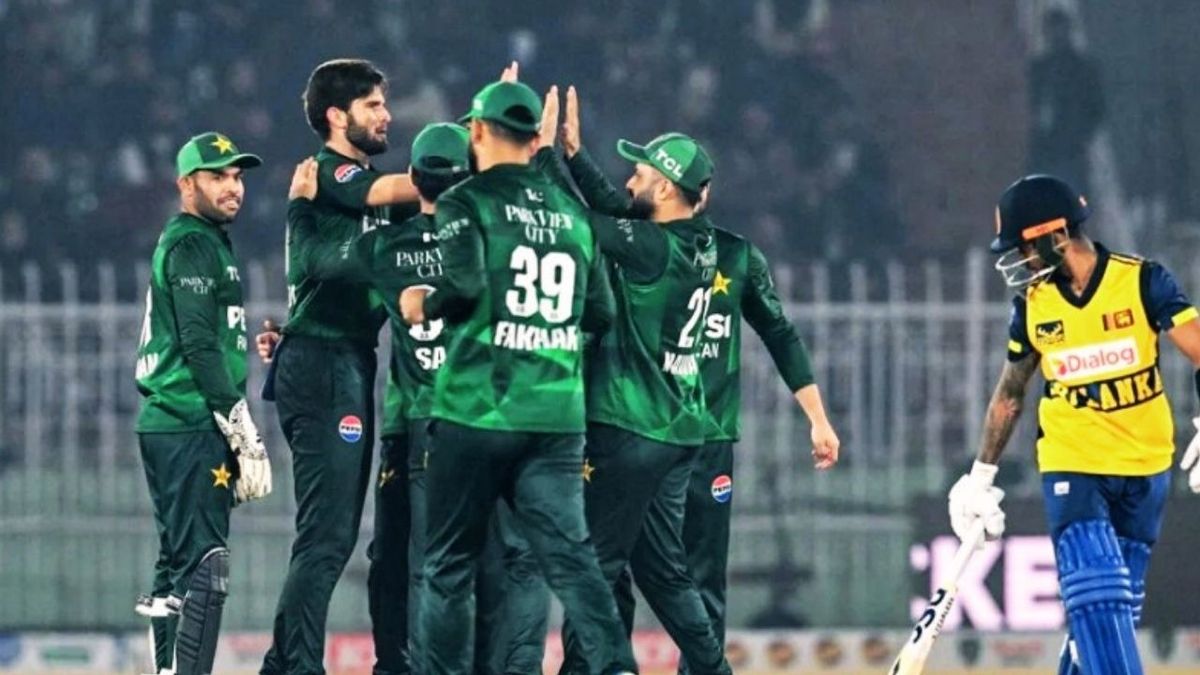 Sport : PAK vs SL: पाकिस्तान ने श्रीलंका को फाइनल में हराकर जीता T20 ट्राई-सीरीज का खिताब, बाबर आजम ने खेली मैच विनिंग पारी #INA