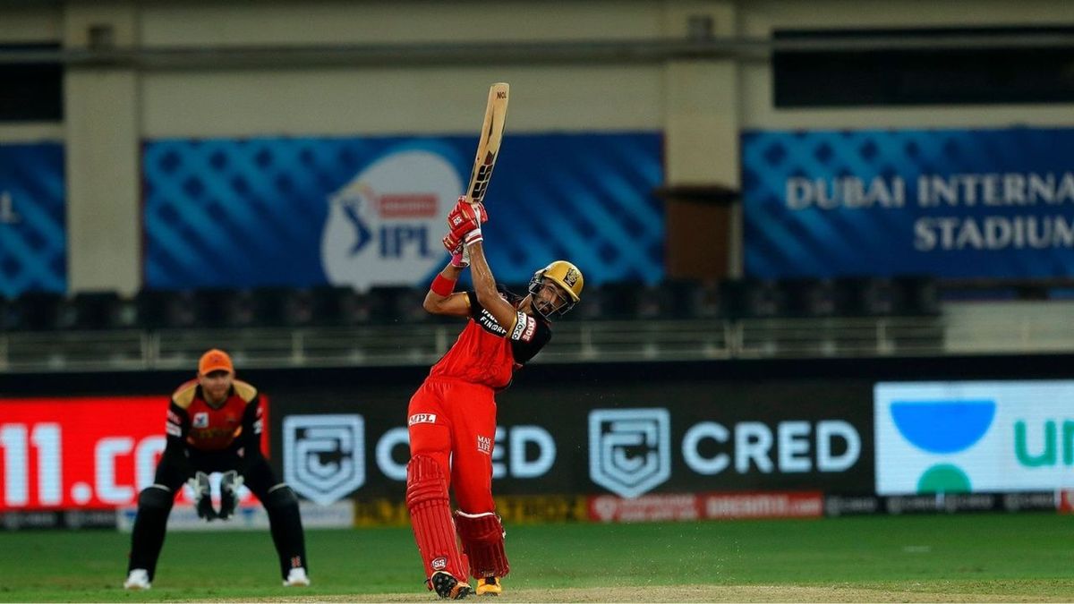 Sport : IPL 2026: आईपीएल से पहले खतरनाक फॉर्म में आया RCB का बल्लेबाज, 5 मैचों में लगा चुका है 4 शतक, औसत है इतना #INA