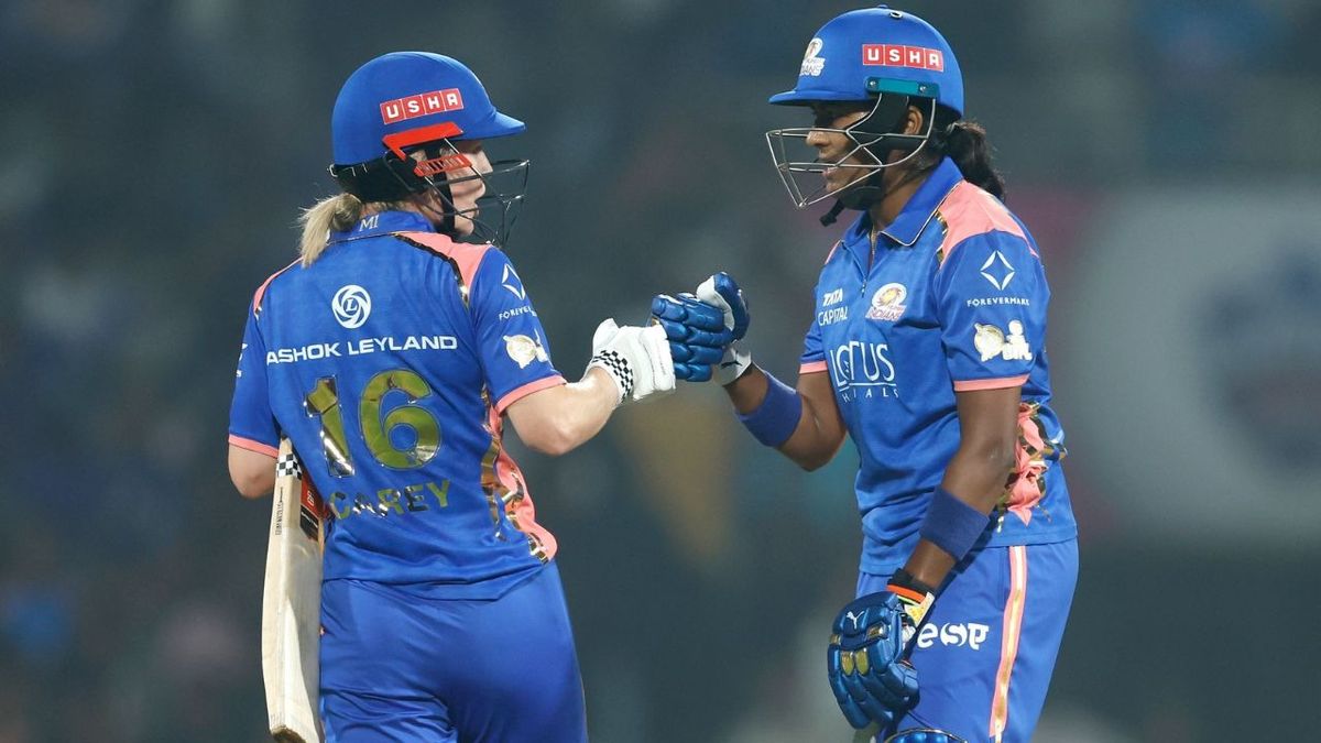 Sport : MI W vs RCB W: हरमनप्रीत के फ्लॉप शो के बाद सजना ने खेली तूफानी पारी, मुंबई ने बेंगलुरु को दिया 155 का लक्ष्य #INA