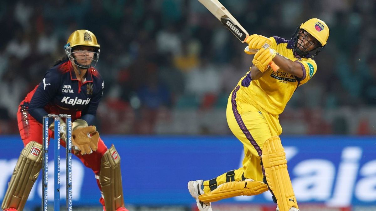 Sport : RCB vs UP Warriorz: दीप्ति शर्मा और डींड्रा डॉटिन ने का धमाल, यूपी वॉरियर्स ने आरसीबी को दिया 144 रनों का लक्ष्य #INA