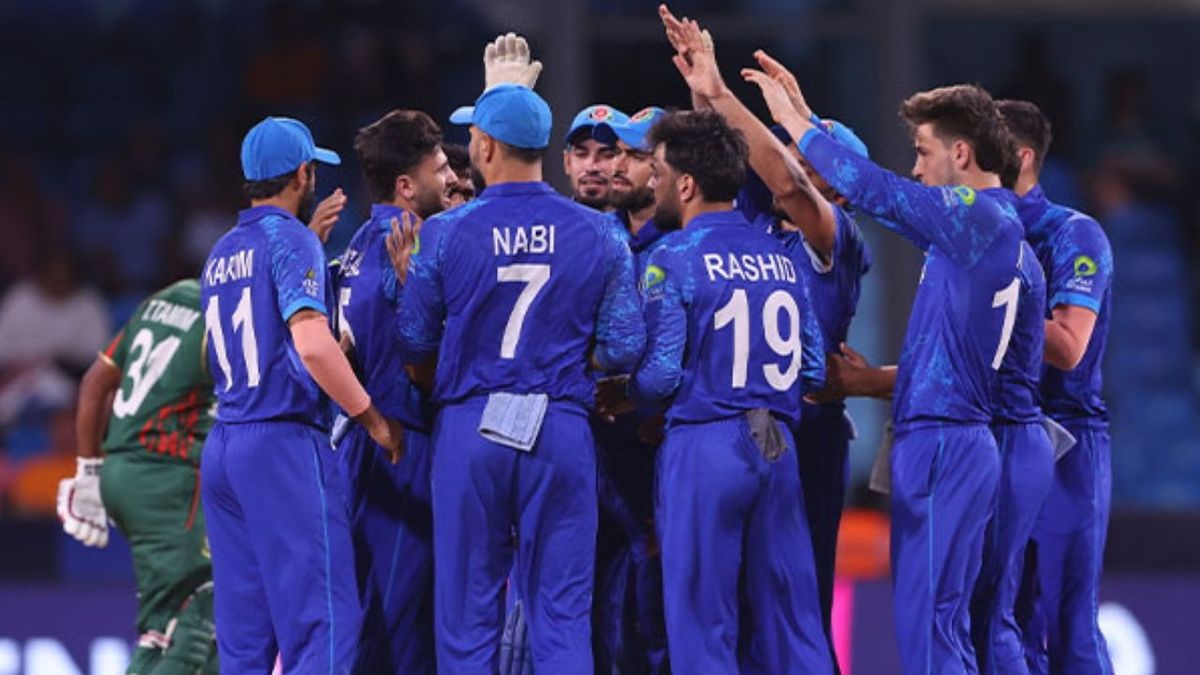 Sport : अफगानी प्लेयर के साथ अनहोनी, सिर पर गेंद लगने से मैदान पर हुआ धराशायी, देखें वीडियो #INA