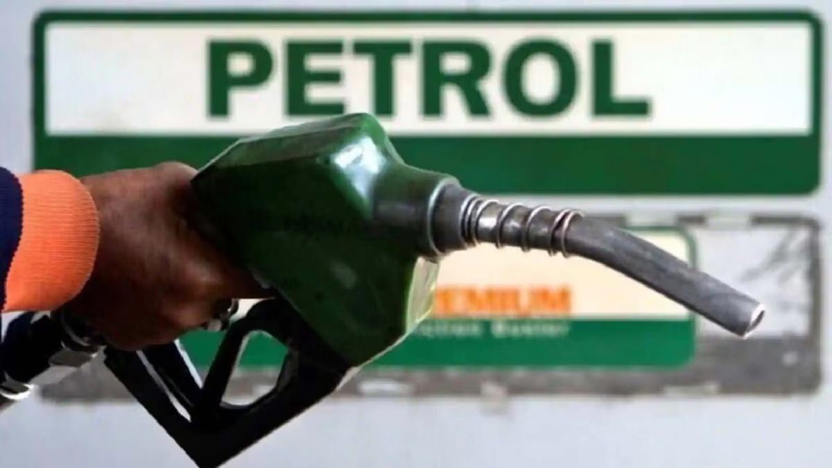 Petrol diesel prices today: मध्य प्रदेश और उत्तर प्रदेश समेत इन राज्यों में बदले तेल के दाम, देखें रेट लिस्ट