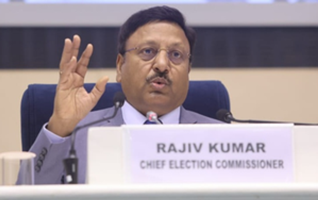 केजरीवाल ने जिस डाटा को लेकर उठाया था सवाल, चुनाव आयोग ने विधानसभावार आंकड़े जारी कर दिया जवाब