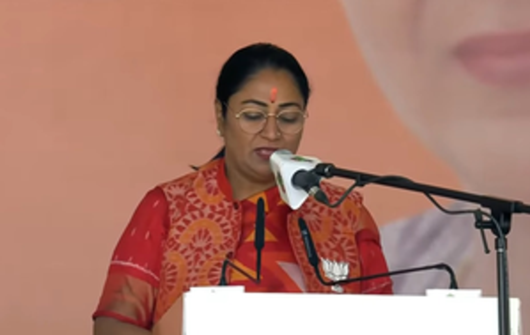 दिल्ली को मिली नई सीएम,  रेखा गुप्ता को एलजी ने दिलाई शपथ