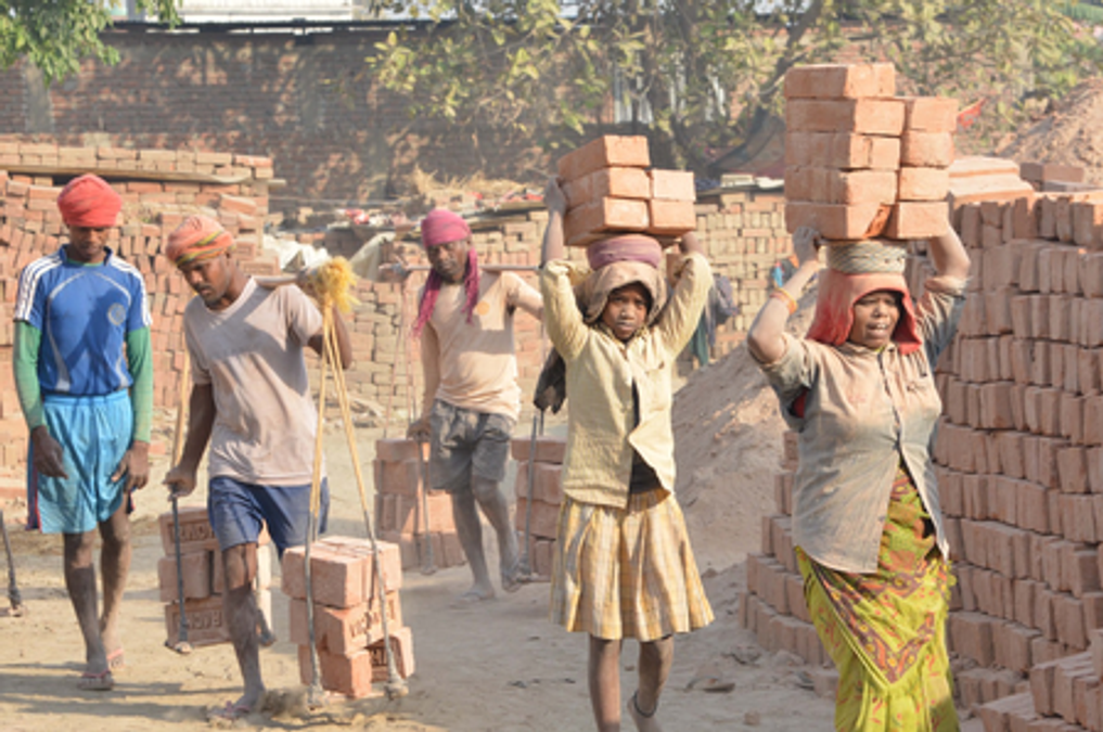 योगी सरकार ने 2027 तक उत्तर प्रदेश को बाल श्रम मुक्त बनाने का लिया संकल्प