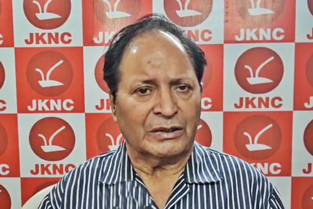'पीड़ित परिवारों से मिलें, विशेष राहत पैकेज की घोषणा करें', अमित शाह के जम्मू-कश्मीर दौरे पर बोले शेख बशीर