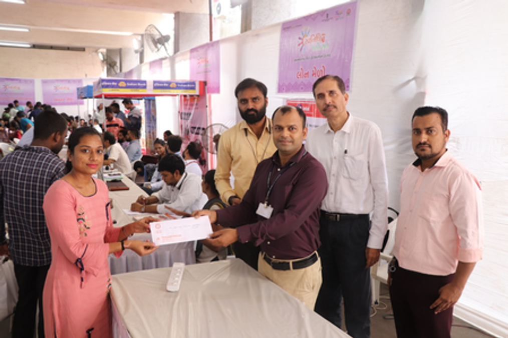 पीएम स्वनिधि योजना के 5 साल, गुजरात में 4. 79 लाख स्ट्रीट वेंडर्स बने आत्मनिर्भर