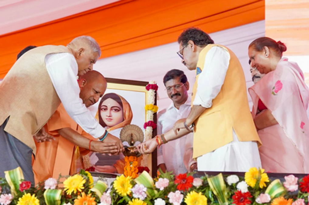 यूपी की धरती से बना सैन्य साजो-सामान दुश्मन के कानों में गूंजता रहेगा : उपराष्ट्रपति जगदीप धनखड़