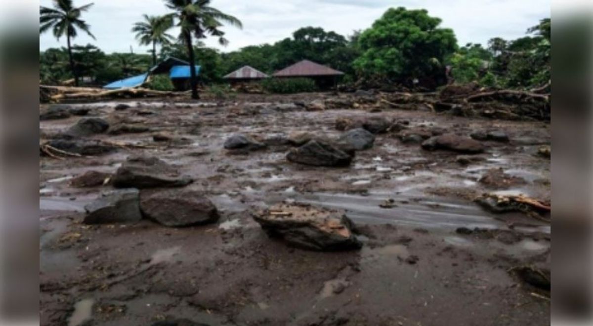 Rescuers searching for victims in Indonesia