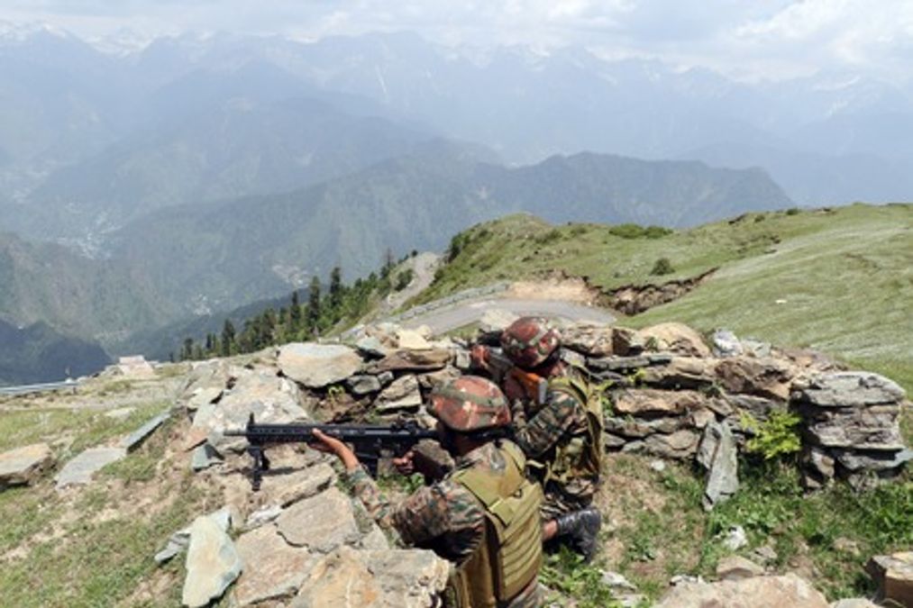 Pakistan violates ceasefire on LoC in J&K, India responds