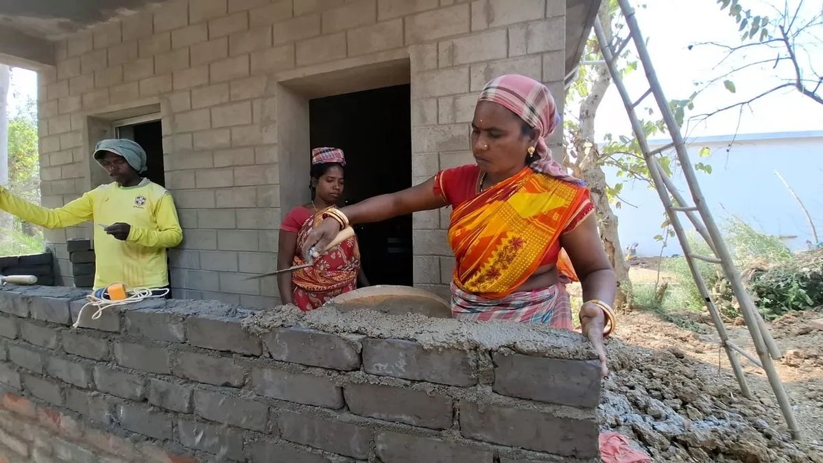 Breaking Barriers: Woman mason from Odisha's Mayurbhanj builds a story of empowerment