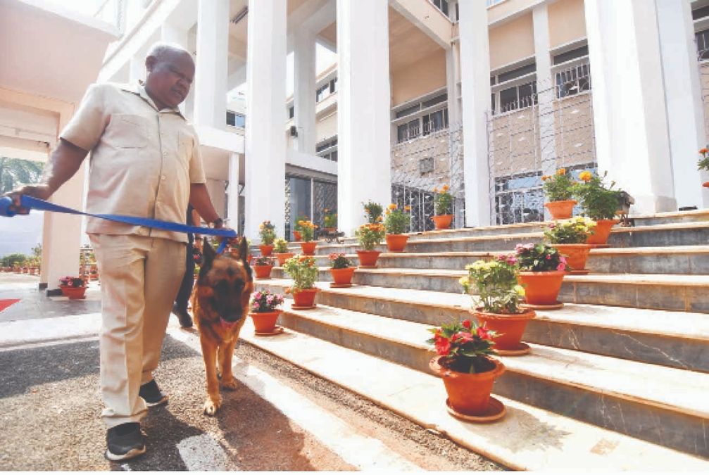 Security arrangements: ବିଧାନସଭା ଅଧିବେଶନ ପାଇଁ ସୁରକ୍ଷା ବ୍ୟବସ୍ଥା, ୩୫ ପ୍ଲାଟୁନ୍‌ ପୁଲିସ ଫୋର୍ସ, ୧୧୦ ଅଧିକାରୀଙ୍କୁ ଦାୟିତ୍ବ