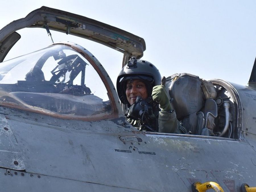flt lt bhawana kanth