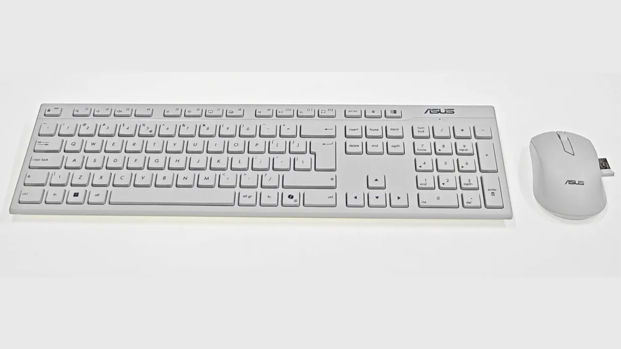 Speakers that surprise but keyboard that disappoints