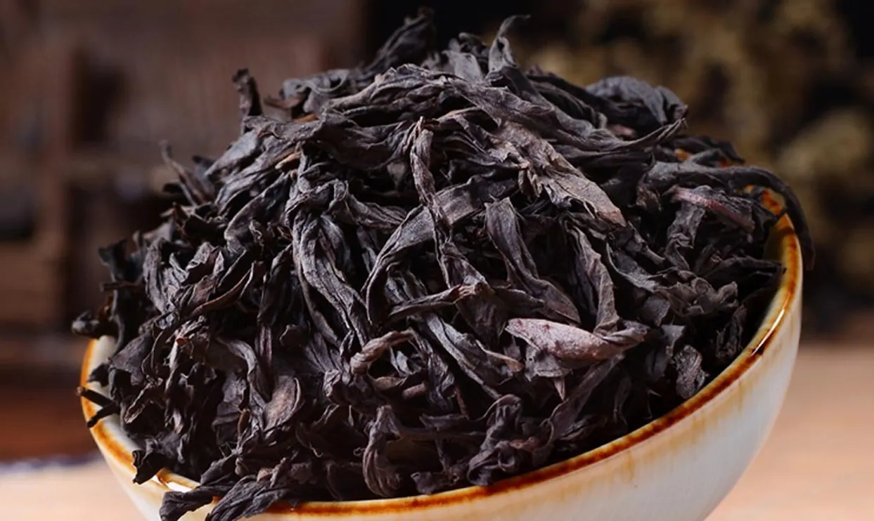 Wuyi_Da_Hong_Pao_Oolong_Tea-1