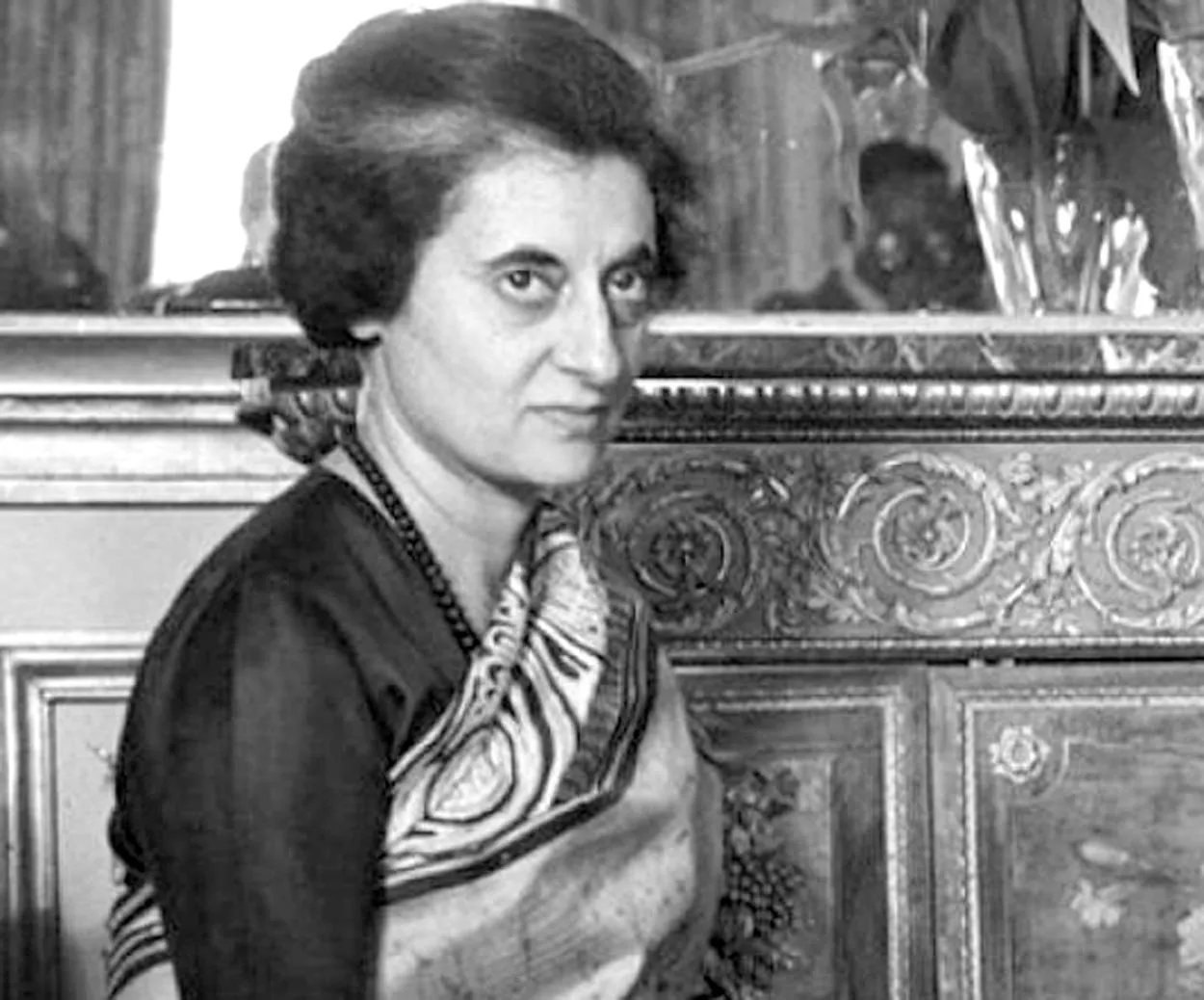 हाईकोर्ट का Indira Gandhi के खिलाफ वो फैसला, जिसके बाद लगी इमरजेंसी, जानिए — पूरा सच | यंग भारत न्यूज