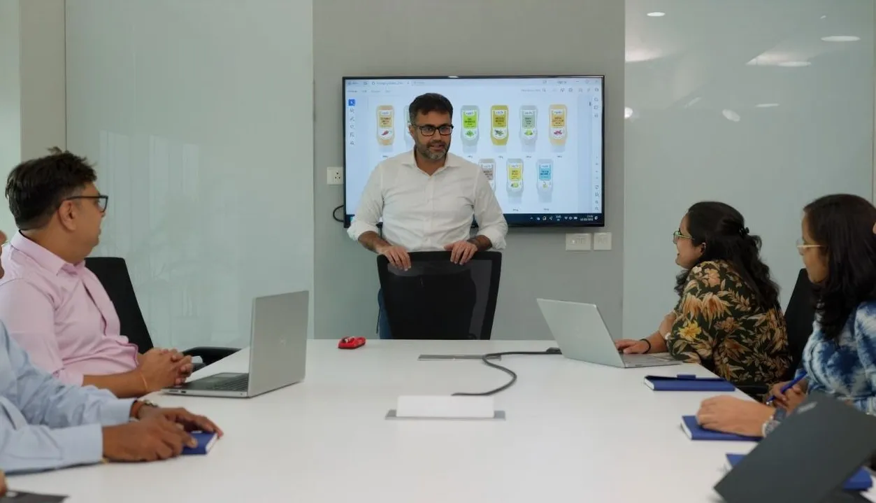 Viraj Bahl at work 